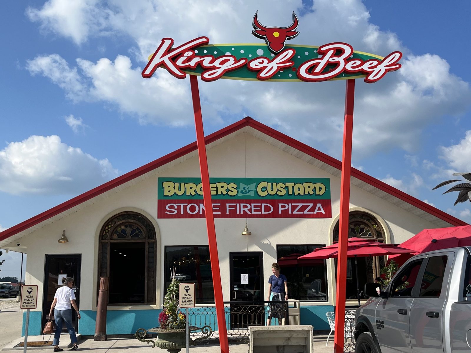 Exterior photo of Kobe Club Burgers in Seymour, Missouri