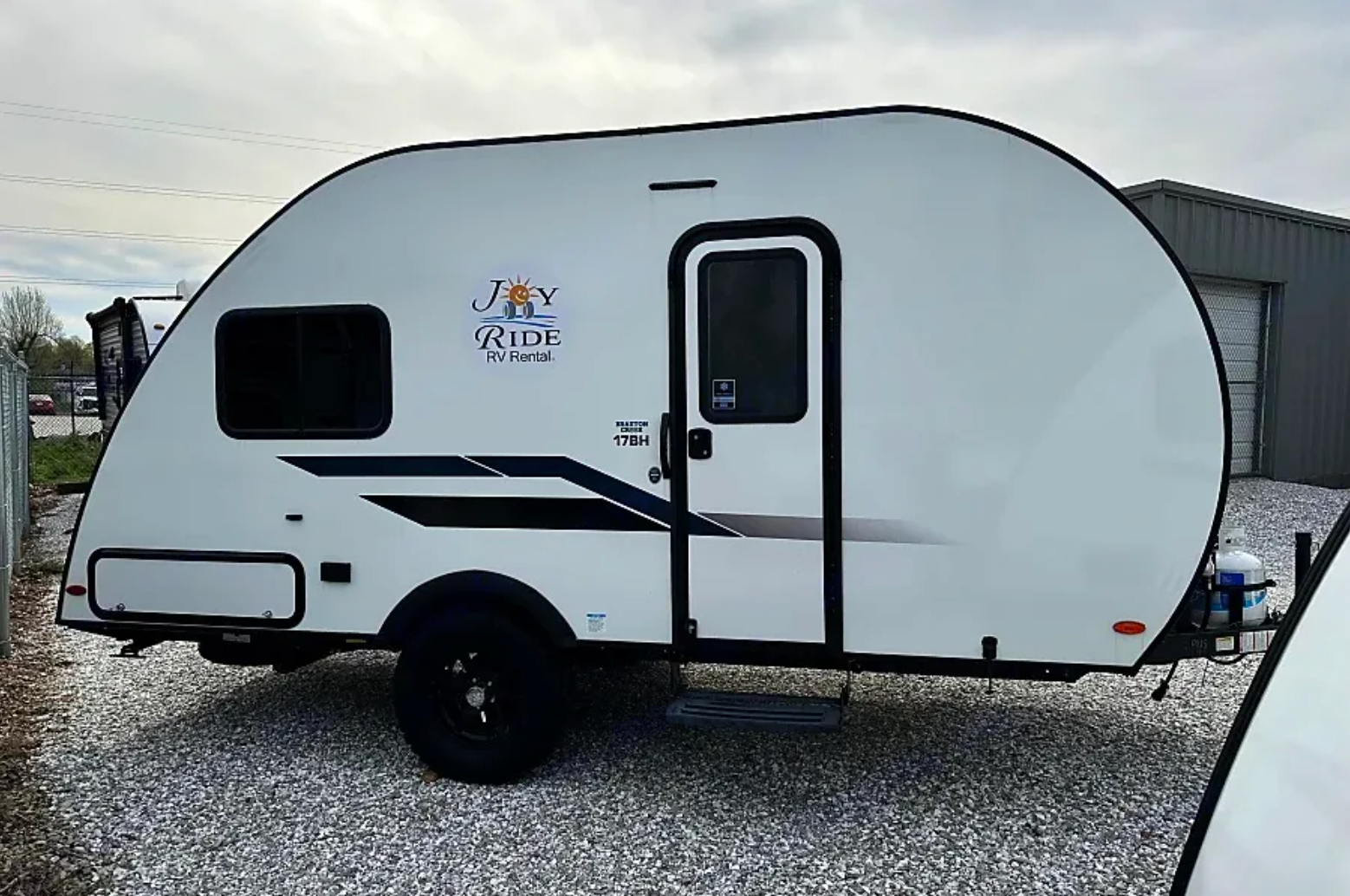 A camper for rent from Joyride RV Rental in Springfield, Missouri