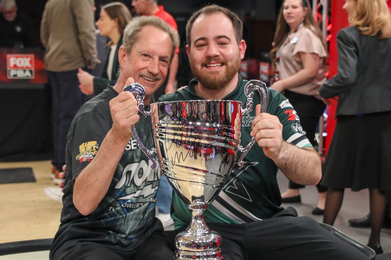 Anthony Simonsen (right) with Pete Weber after his victory at Springfield’s Enterprise Park Lanes in the PBA Pete Weber Missouri Classic.
